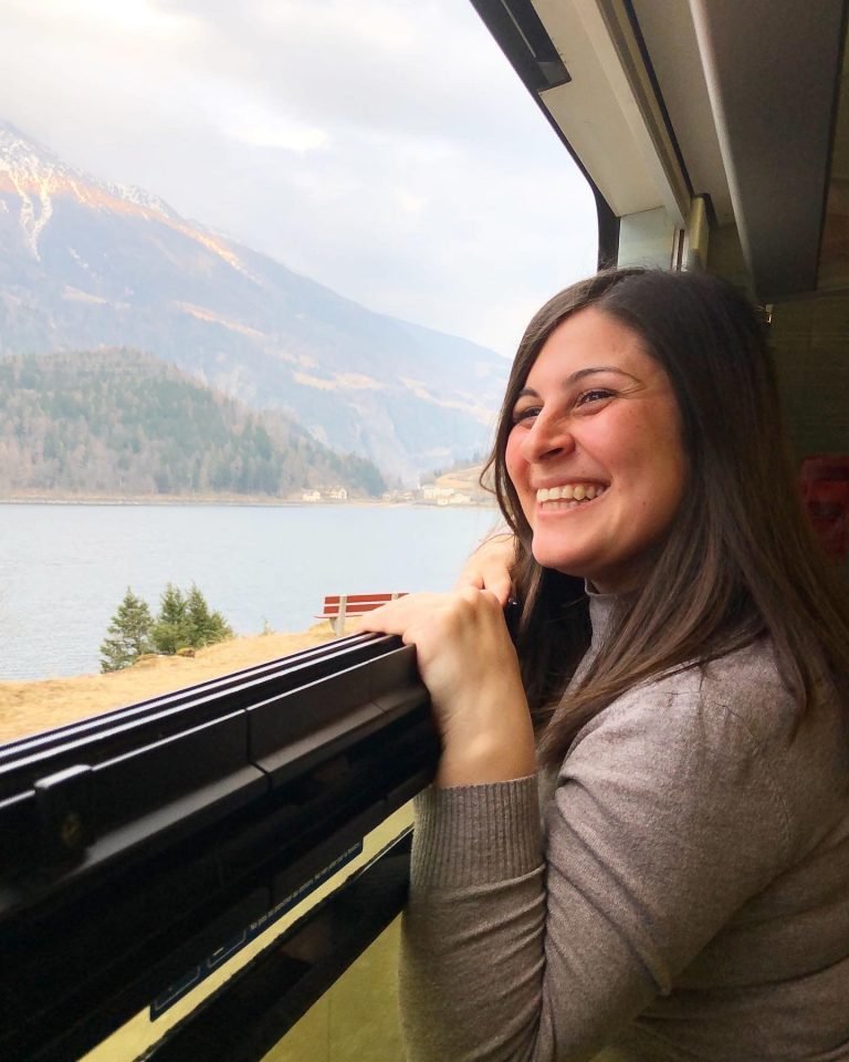 Scopri di più sull'articolo BERNINA EXPRESS:<br>VIAGGIA SU UNO DEI TRENI PIÙ BELLI DEL MONDO