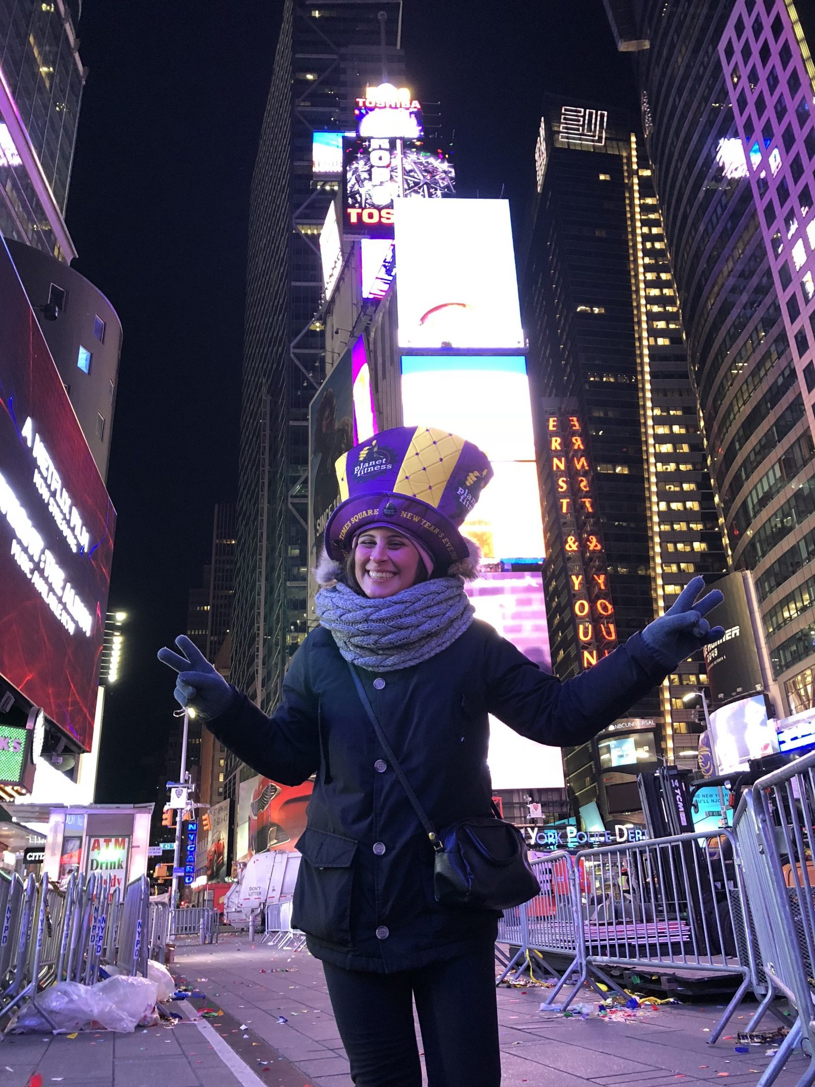 Scopri di più sull'articolo <strong>CAPODANNO A NEW YORK: PERCHÉ ASPETTARE LA MEZZANOTTE A TIMES SQUARE</strong>