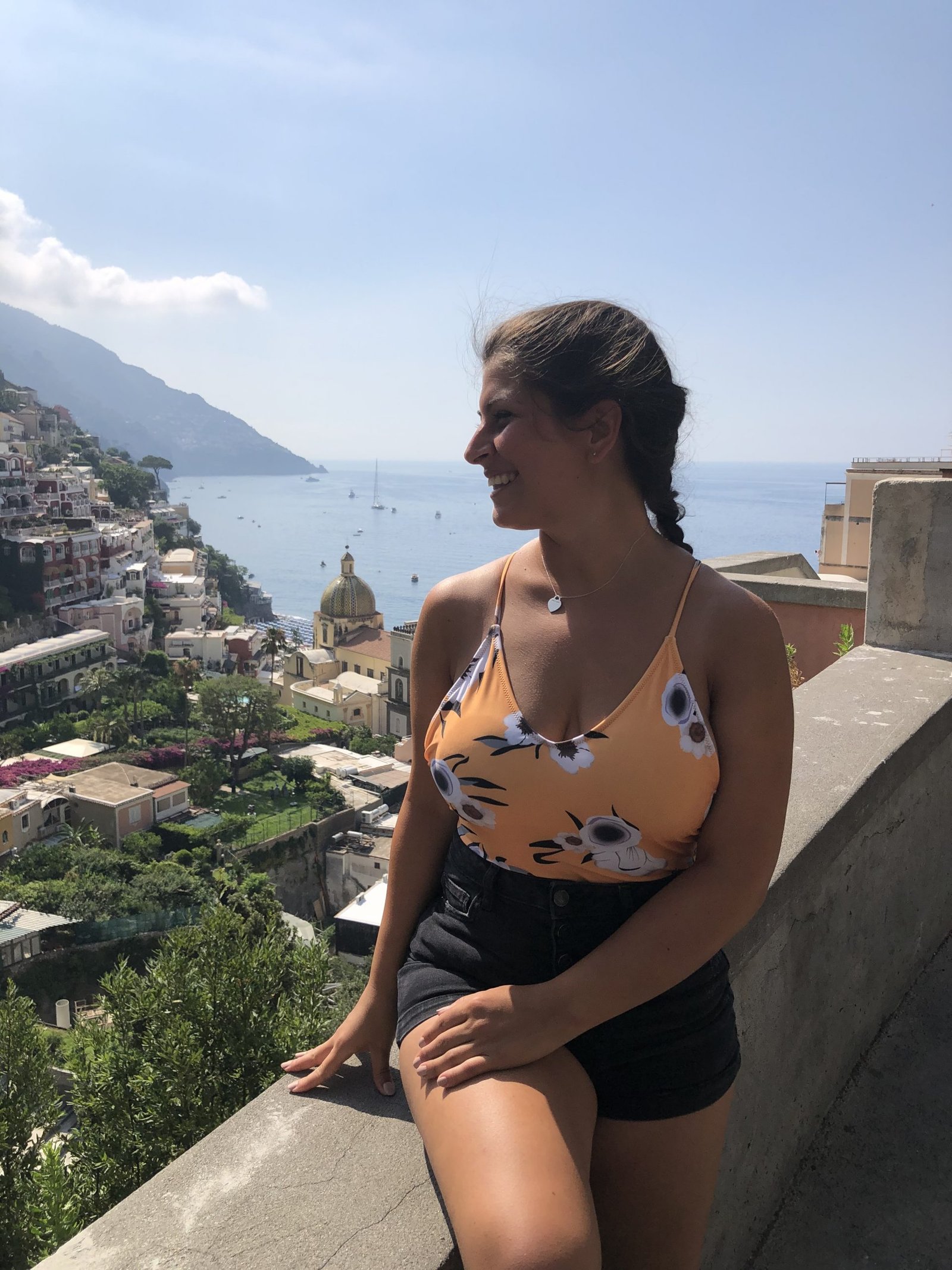 Scopri di più sull'articolo <strong>COSTIERA AMALFITANA: CONSIGLI PER UN WEEKEND TRA PAESAGGI, MARE E MERAVIGLIA</strong>