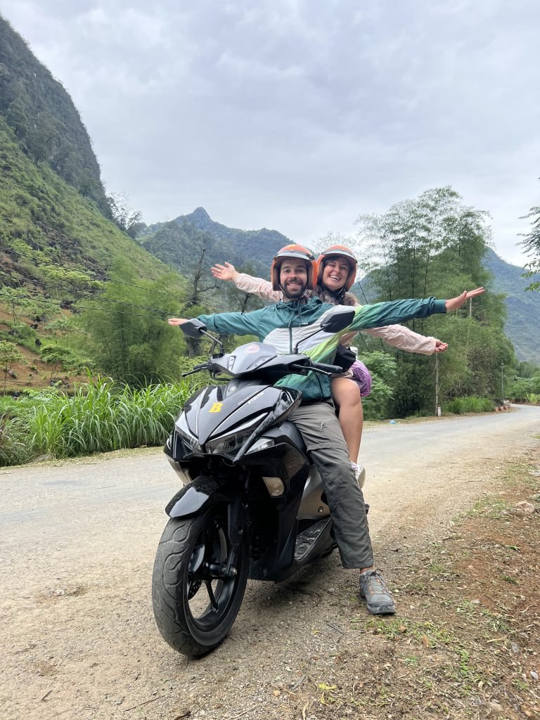 Scopri di più sull'articolo HA GIANG LOOP: UNA DELLE STRADE PIÙ BELLE E PERICOLOSE DEL MONDO