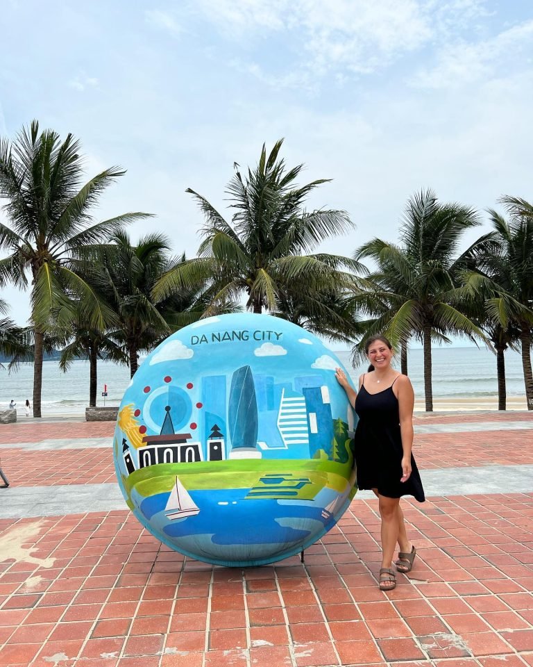 Scopri di più sull'articolo DA NANG: SPIAGGE, MONTAGNE SACRE E UN DRAGONE