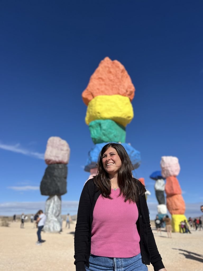 Scopri di più sull'articolo SEVEN MAGIC MOUNTAINS: LE PIETRE COLORATE DI LAS VEGAS