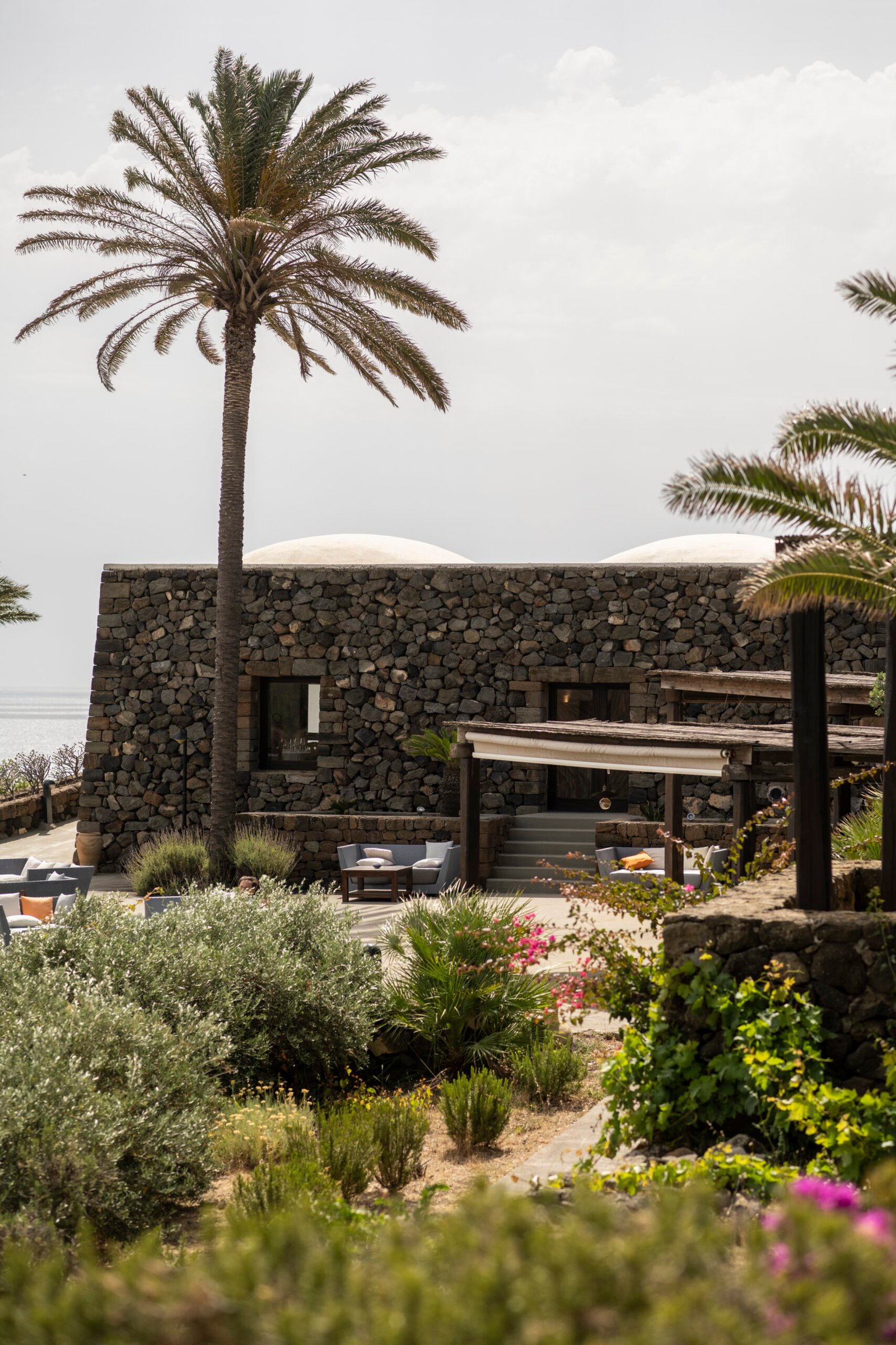 Al momento stai visualizzando PANTELLERIA: COSA FARE NELLA PERLA NERA DEL MEDITERRANEO