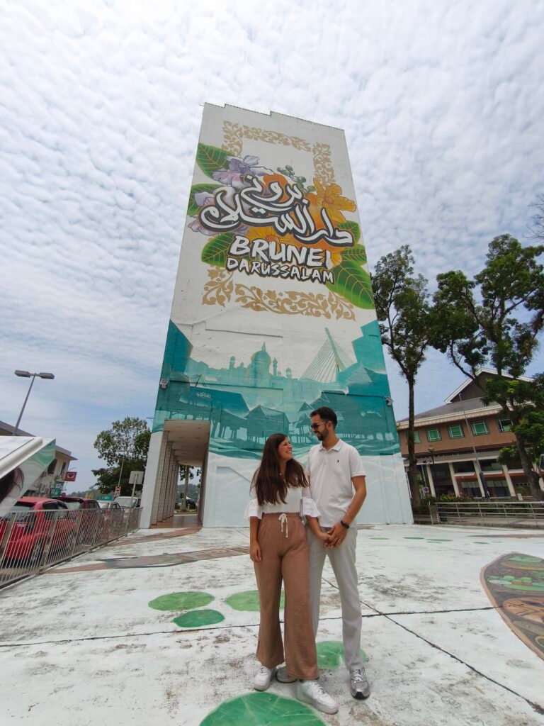 Scopri di più sull'articolo GUIDA PER IL BRUNEI: LO STATO PIÙ PICCOLO E RICCO DEL MONDO